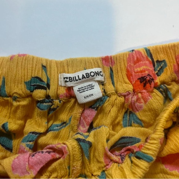 Aso Sarah Cameron Billabong Shorts - Picture 4 of 5